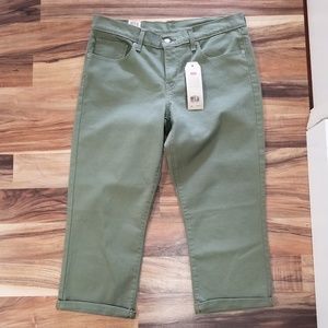 NWT Olive Green Levi Strauss Wide Leg Capris
